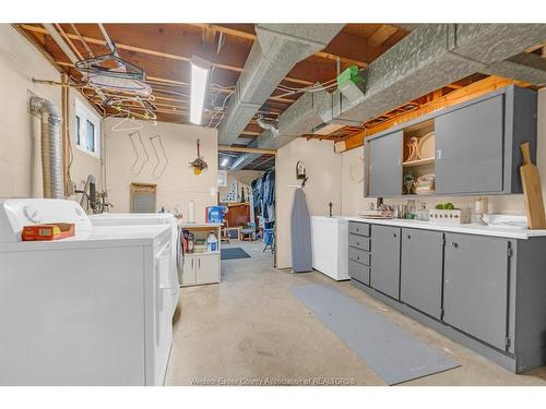 22 Danforth, Leamington, ON - Indoor Photo Showing Laundry Room