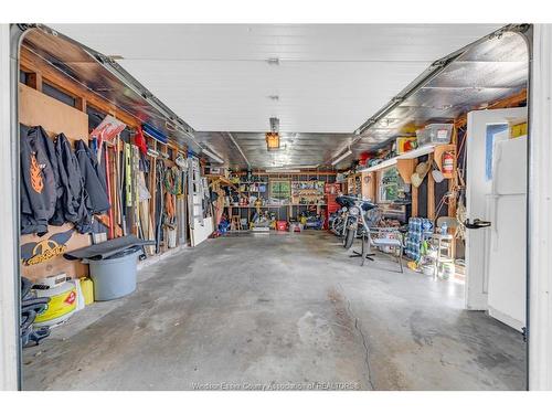 22 Danforth, Leamington, ON - Indoor Photo Showing Garage