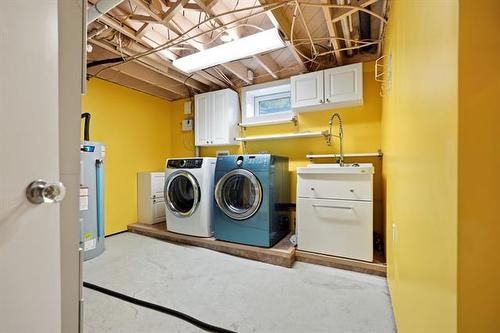 509 Rosseau Ave, Winnipeg, MB - Indoor Photo Showing Laundry Room