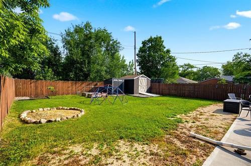 509 Rosseau Ave, Winnipeg, MB - Outdoor With Backyard