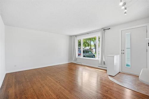 509 Rosseau Ave, Winnipeg, MB - Indoor Photo Showing Other Room