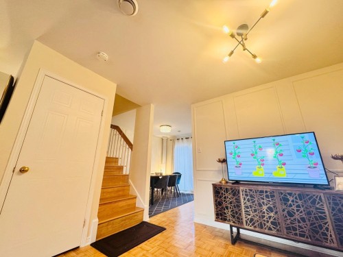 Living Room - 9435 Rue Riverin, Brossard, QC - Indoor Photo Showing Other Room