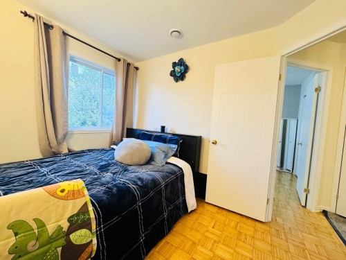 Bedroom - 9435 Rue Riverin, Brossard, QC - Indoor Photo Showing Bedroom