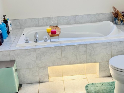 Bathroom - 9435 Rue Riverin, Brossard, QC - Indoor Photo Showing Bathroom
