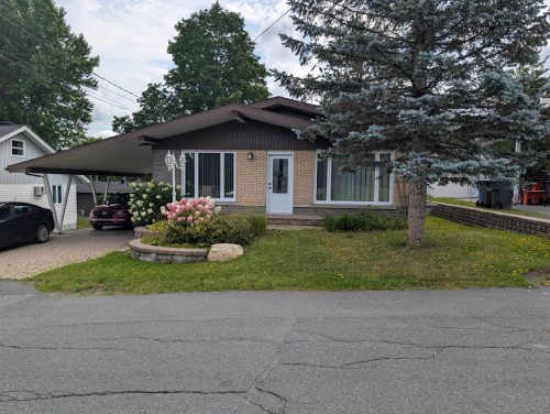 Façade - 863  - 865 200E Rue, Saint-Georges, QC - Outdoor