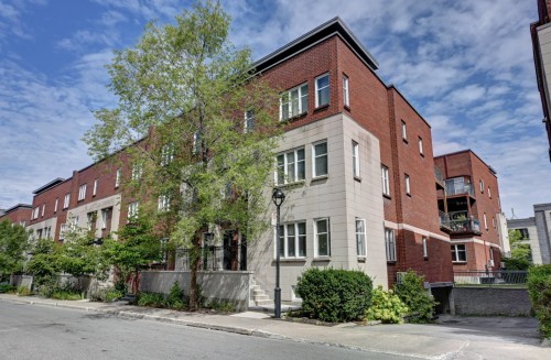 Front of Structure - 683 Rue St-Timothée, Montréal (Ville-Marie), QC - Outdoor With Facade