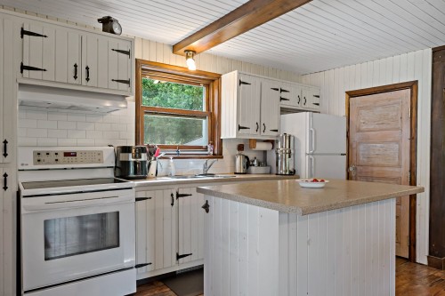 Cuisine - 139 Ch. De Barkmere, Barkmere, QC - Indoor Photo Showing Kitchen
