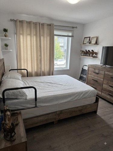 Chambre à coucher - 1984 Rue Papineau, Longueuil (Le Vieux-Longueuil), QC - Indoor Photo Showing Bedroom