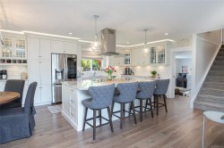 7859 Simpson Rd Central Saanich, BC V8M 2H3