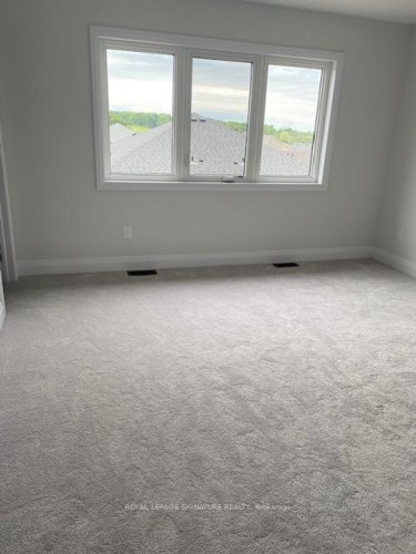 24 Periwinkle Road, Springwater, ON 
