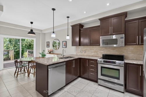82 Maplevale Drive, Hamilton, ON - Indoor Photo Showing Kitchen With Double Sink
