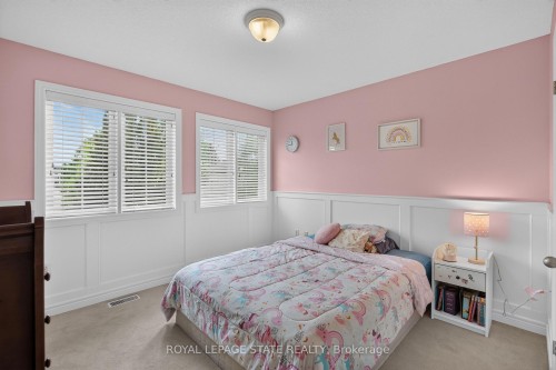 82 Maplevale Drive, Hamilton, ON - Indoor Photo Showing Bedroom