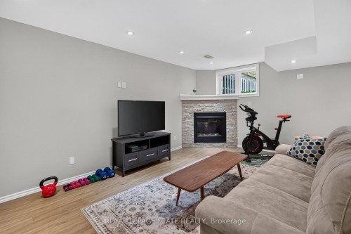 82 Maplevale Drive, Hamilton, ON - Indoor Photo Showing Living Room With Fireplace
