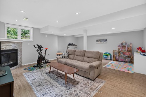 82 Maplevale Drive, Hamilton, ON - Indoor Photo Showing Living Room With Fireplace