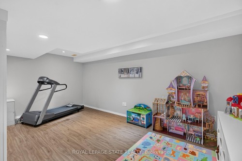82 Maplevale Drive, Hamilton, ON - Indoor Photo Showing Other Room