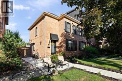 853 MONMOUTH  Windsor, ON N8Y 3L5