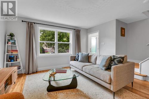 1248 Summerville Avenue, Ottawa, ON - Indoor Photo Showing Living Room