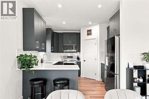 902 Bentley Manor, Saskatoon, SK - Indoor