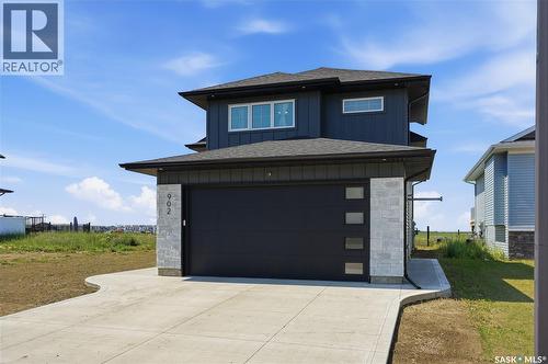 902 Bentley Manor, Saskatoon, SK - Outdoor