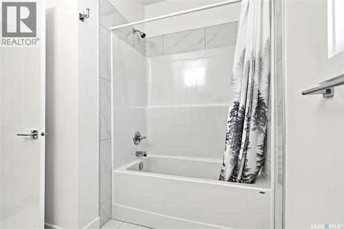 902 Bentley Manor, Saskatoon, SK - Indoor Photo Showing Bathroom