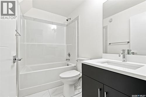 902 Bentley Manor, Saskatoon, SK - Indoor Photo Showing Bathroom