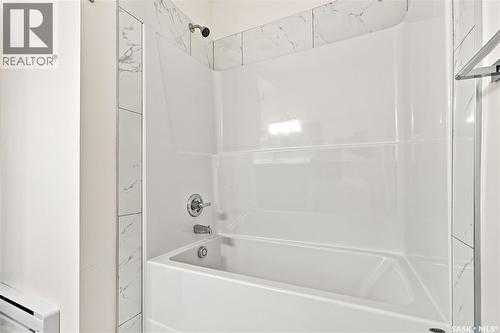 902 Bentley Manor, Saskatoon, SK - Indoor Photo Showing Bathroom