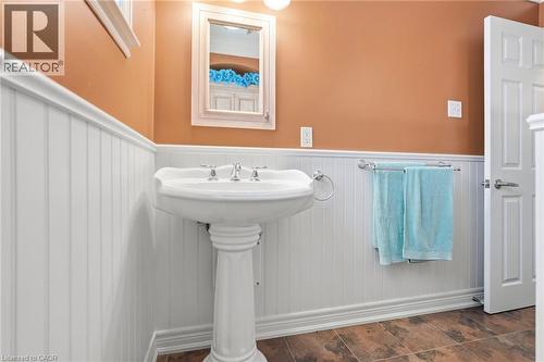 3 Mitchell Avenue, Hamilton, ON - Indoor Photo Showing Bathroom