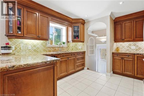 3 Mitchell Avenue, Hamilton, ON - Indoor Photo Showing Kitchen