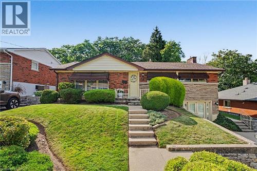 18 BATTLEFIELD Drive  Stoney Creek, ON L8G 1T7