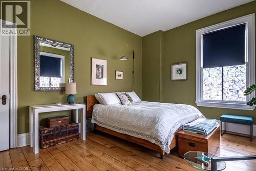 58 Wellington Street S, Hamilton, ON - Indoor Photo Showing Bedroom