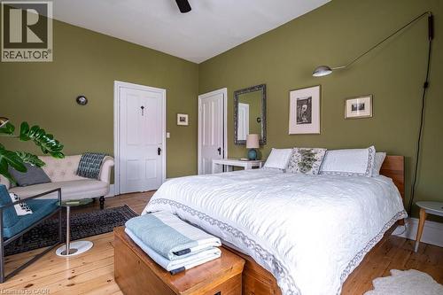 58 Wellington Street S, Hamilton, ON - Indoor Photo Showing Bedroom