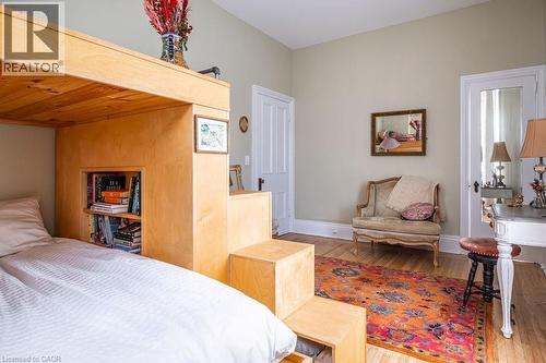 58 Wellington Street S, Hamilton, ON - Indoor Photo Showing Bedroom