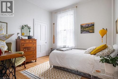 58 Wellington Street S, Hamilton, ON - Indoor Photo Showing Bedroom