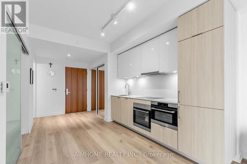 409 - 15 Queens Quay E, Toronto, ON - Indoor Photo Showing Kitchen