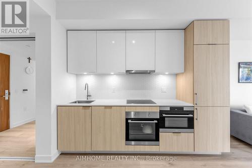 409 - 15 Queens Quay E, Toronto, ON - Indoor Photo Showing Kitchen