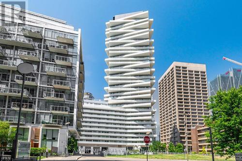 409 - 15 Queens Quay E, Toronto, ON - Outdoor With Facade