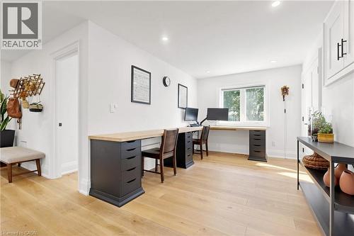 386 Cosburn Crescent, Burlington, ON - Indoor