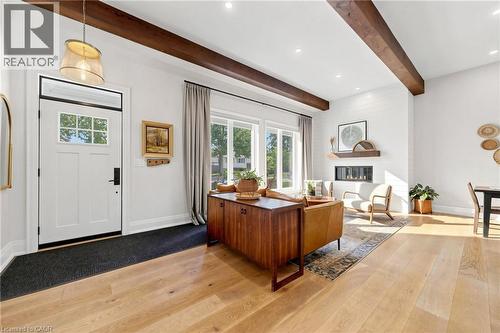 386 Cosburn Crescent, Burlington, ON - Indoor