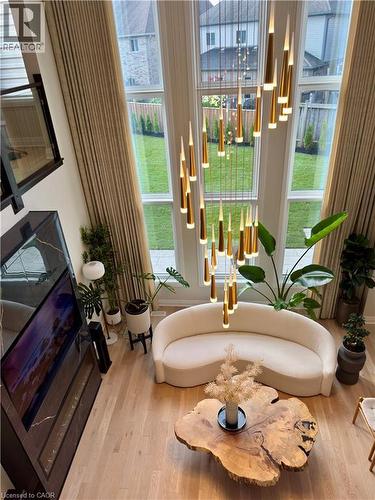 923 Eaglecrest Court, Kitchener, ON - Indoor Photo Showing Living Room