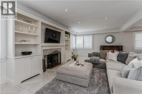 892 North Shore Boulevard W, Burlington, ON - Indoor Photo Showing Living Room With Fireplace
