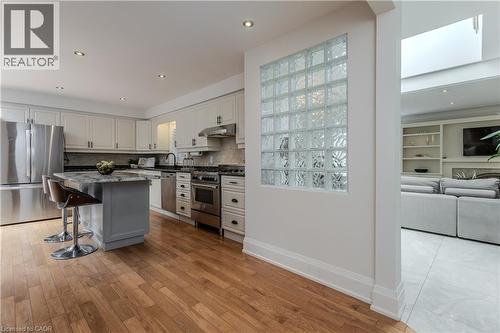 892 North Shore Boulevard W, Burlington, ON - Indoor Photo Showing Kitchen With Upgraded Kitchen