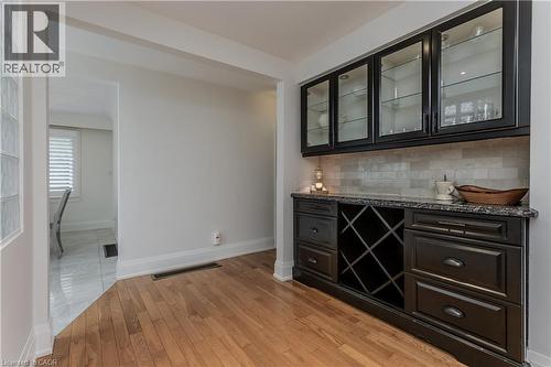 892 North Shore Boulevard W, Burlington, ON - Indoor Photo Showing Other Room