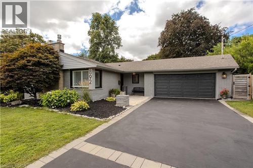 892 North Shore Boulevard W, Burlington, ON - Outdoor With Facade