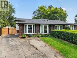 27 GRETNA Court  Hamilton, ON L9C 4V1