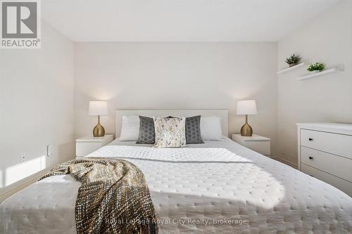 6 - 361 Arkell Road, Guelph (Pineridge/Westminster Woods), ON - Indoor Photo Showing Bedroom