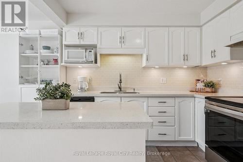 6 - 361 Arkell Road, Guelph (Pineridge/Westminster Woods), ON - Indoor Photo Showing Kitchen With Upgraded Kitchen