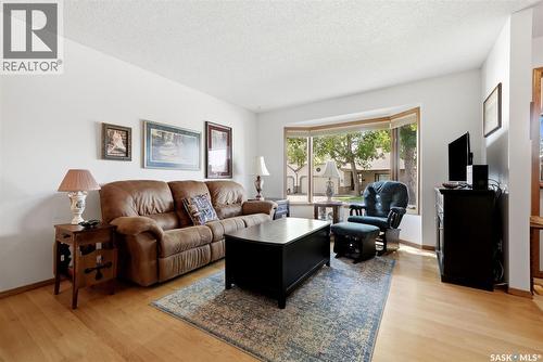 3309 Brookshire Lane, Regina, SK - Indoor Photo Showing Living Room