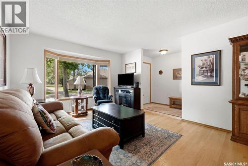 3309 Brookshire Lane, Regina, SK - Indoor Photo Showing Living Room