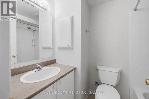 141 Gladeview Private, Ottawa, ON - Indoor Photo Showing Bathroom