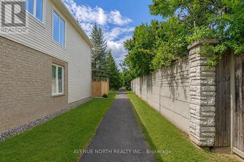 141 Gladeview Private, Ottawa, ON - Outdoor